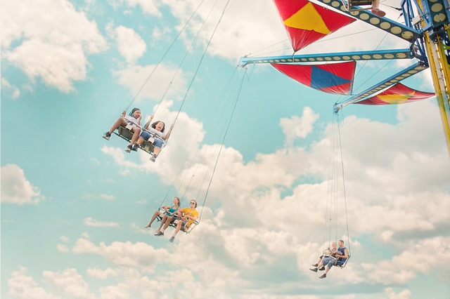 Calibri (Body) swinging ride